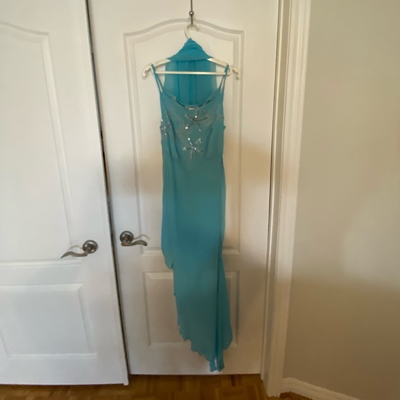 Dresses & Skirts - Designer flowy dress